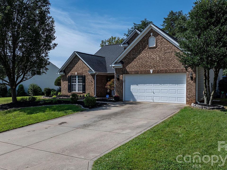 1st image of 2413 Smith Cove Rd