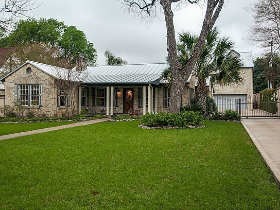 2nd image of 115 E Hermosa Dr