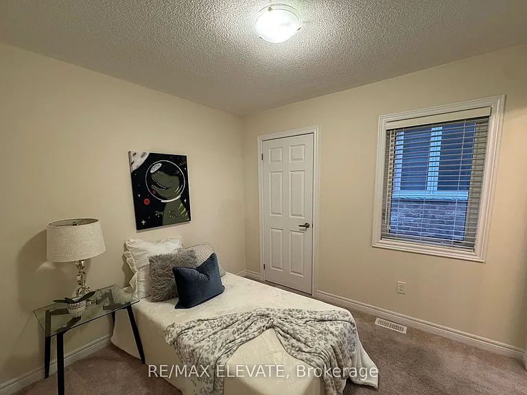1187 Enchanted Cres — Photo 15