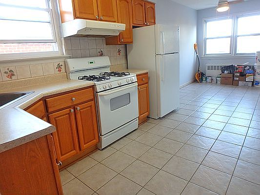 4th image of 25-14 42nd St #3