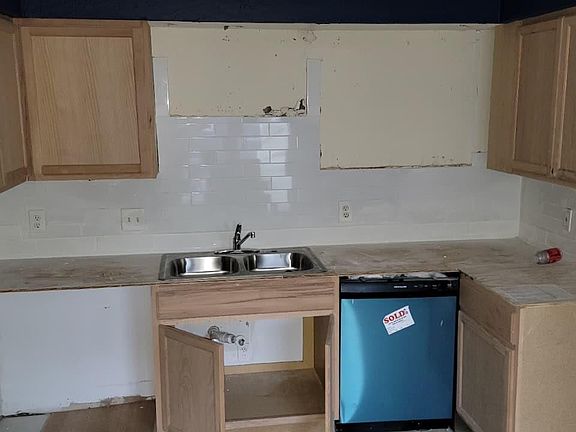 3rd image of 16147 Little Cypress Ln