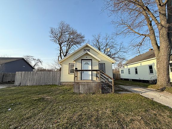 2nd image of 1540 James Ave