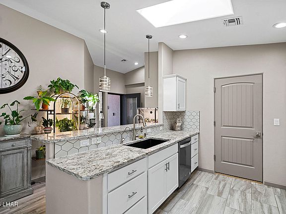 4th image of 4190 Peruvian Dr