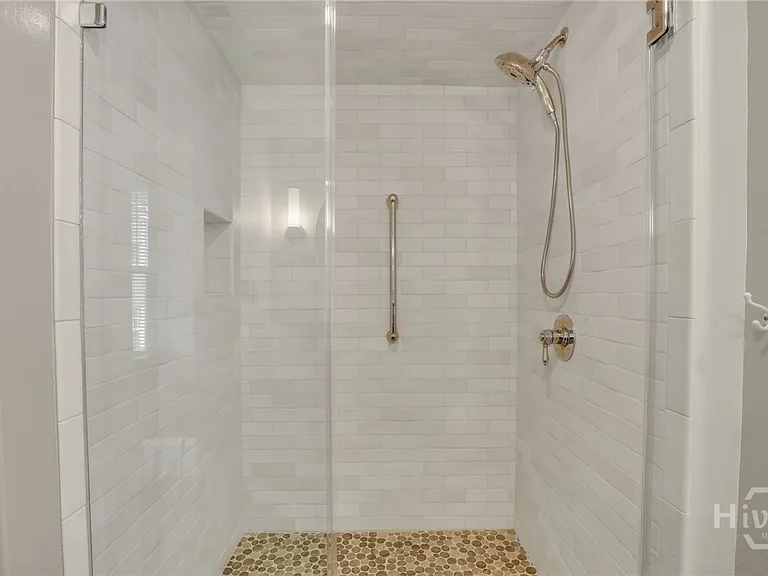 410 1/2 E Victory Dr #CARRIAGE HOUSE — Photo 27
