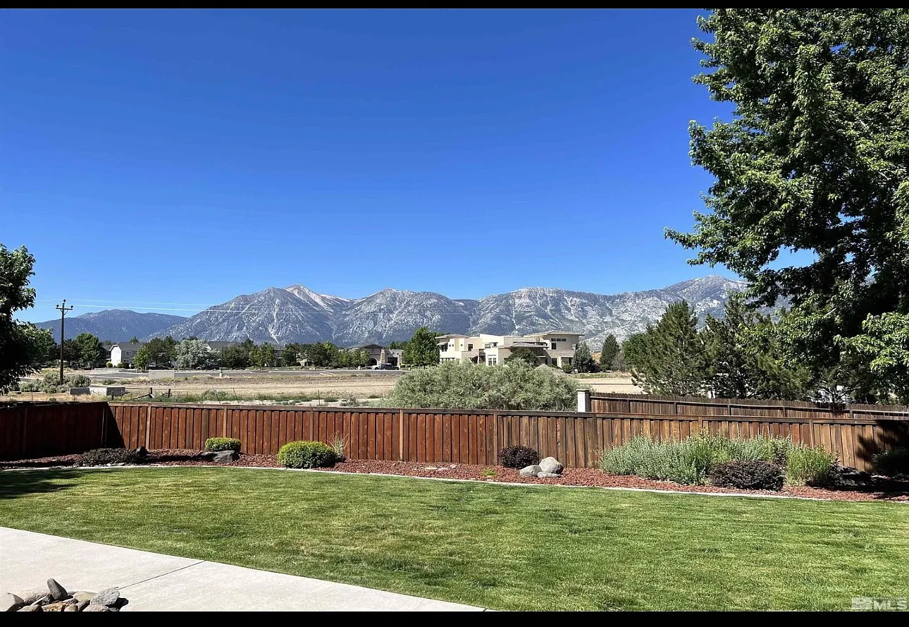 4 bed, 2640 sqft, $4,900 — Photo 1
