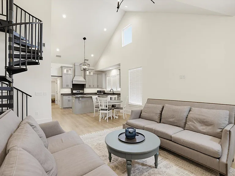 4052 Poets Trl — Photo 9