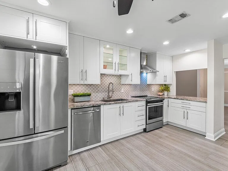9240 Sabal Ridge Cir #B — Photo 2