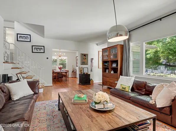 1 Midbrook Ln, Old Greenwich, CT 06870