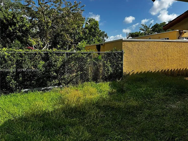 2194 SW 57th Ct — Photo 7
