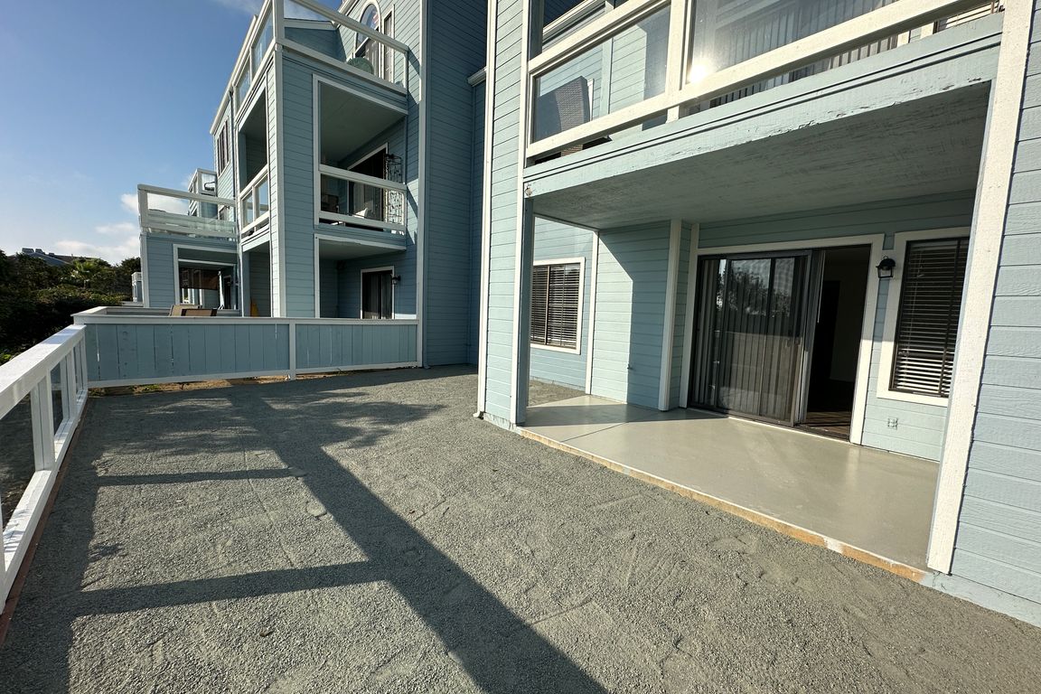 Live the coastal lifestyle _ yard included.