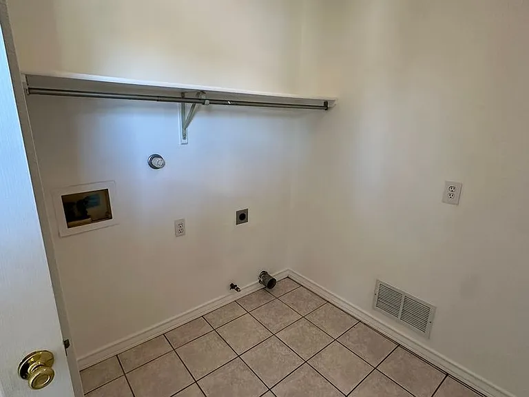 3503 Northpointe Dr — Photo 8