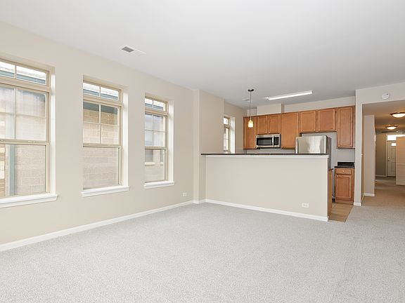 4th image of 3849 S Ellis Ave Unit 302