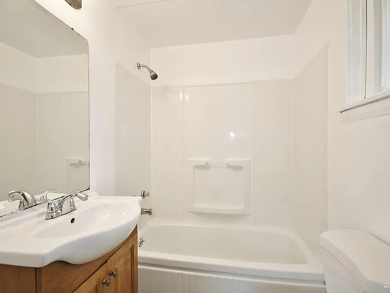 1423 Ridge Ave — Photo 12
