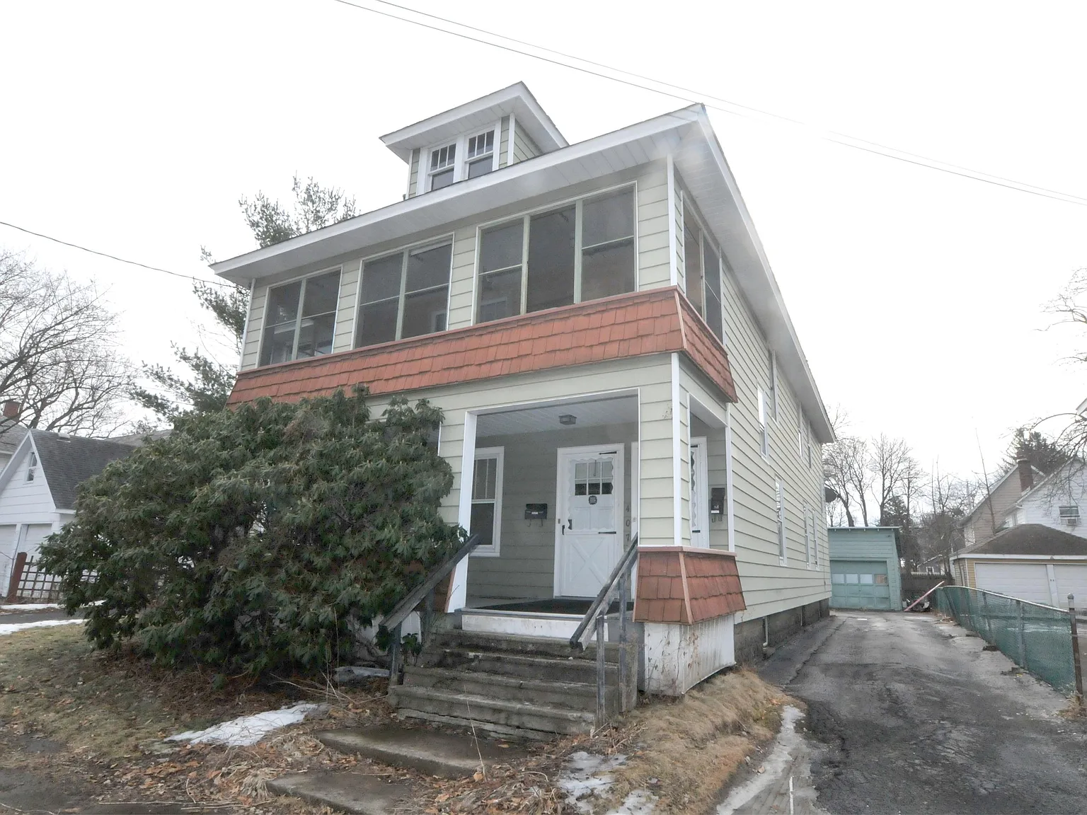407 Sanders Ave - 2 — Photo 1