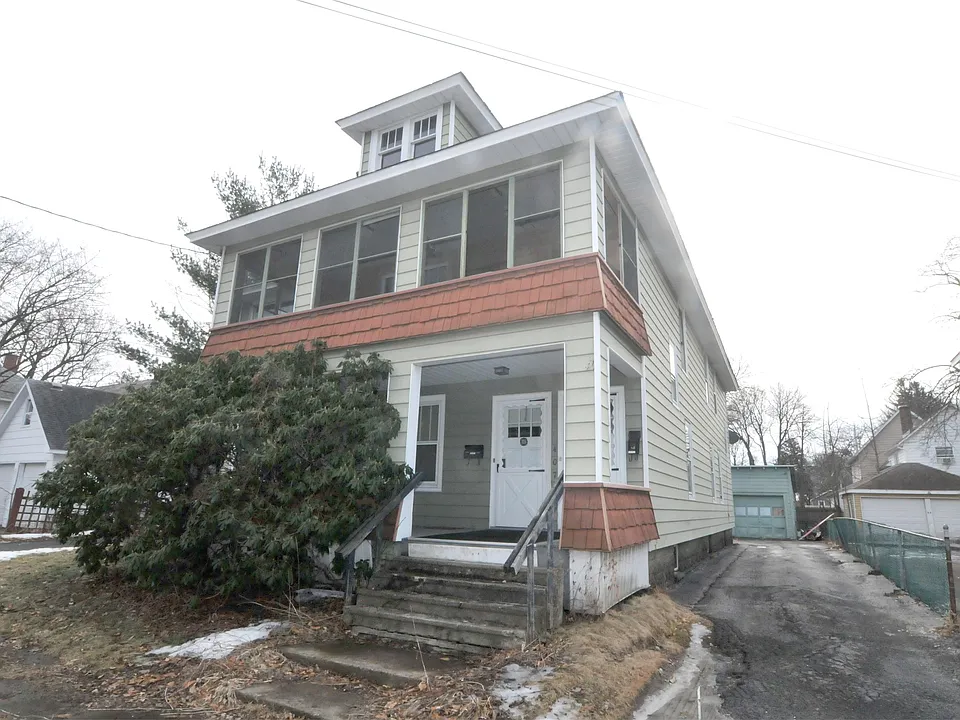 407 Sanders Ave #2