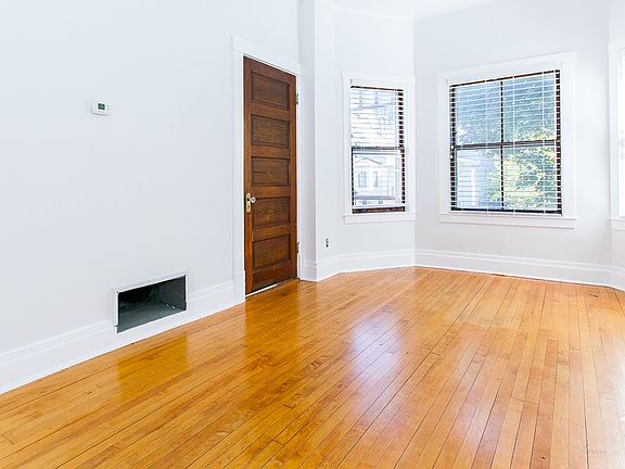3rd image of 3518 N Seeley Ave #1