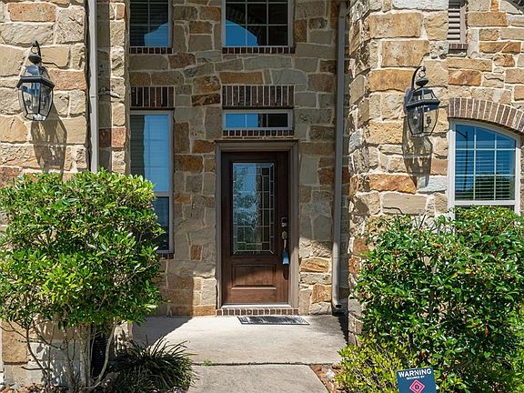 2nd image of 16155 Fairway Creek Cir