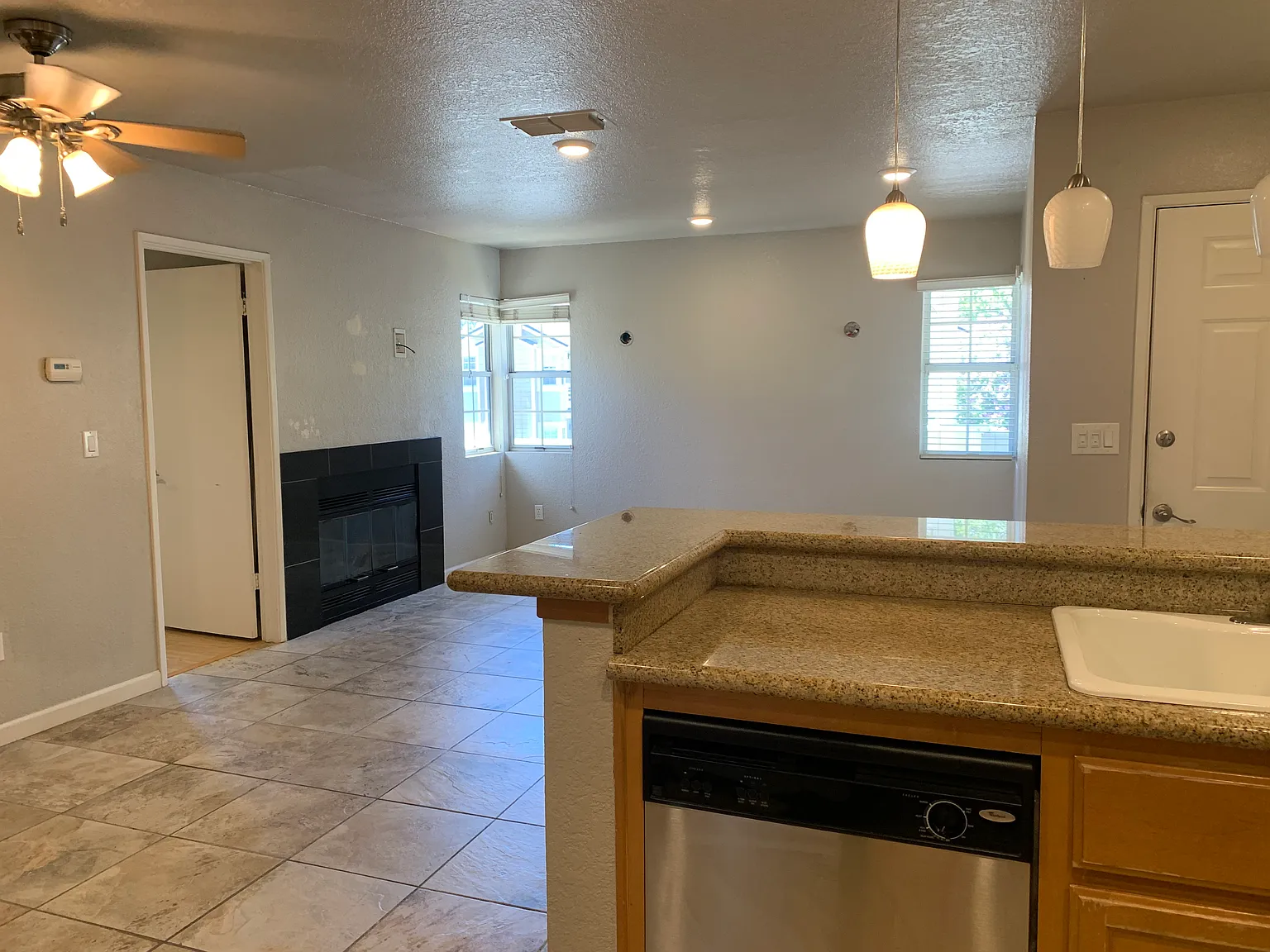 2915 N Texas St — Photo 3