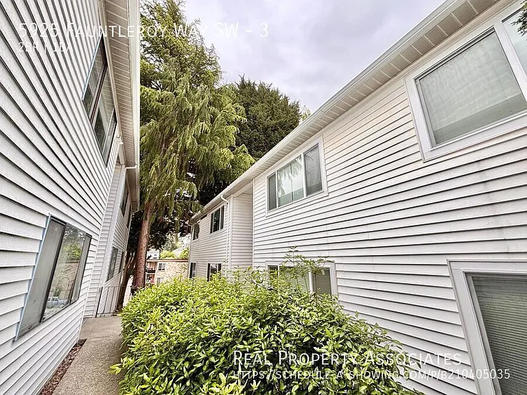 5925 Fauntleroy Way SW #3 — Photo 2