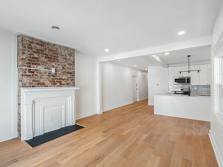 513 N Central St #4 — Photo 7