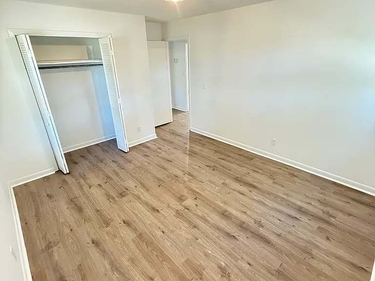 214 Rosehill Dr #B — Photo 9