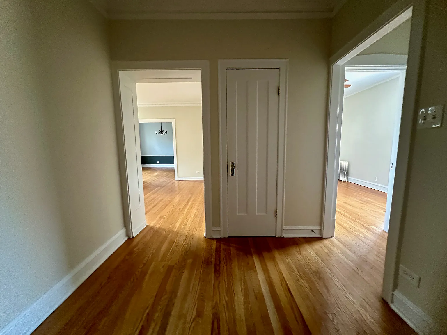 1 bed, 822 sqft, $1,750 — Photo 3