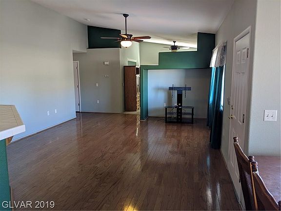 2nd image of 2050 N Los Feliz St #167