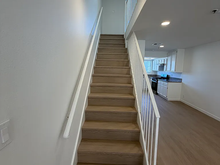 121 Olive St #12 — Photo 5