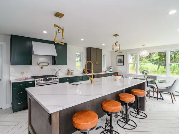 124 Everett St, Natick, MA 01760