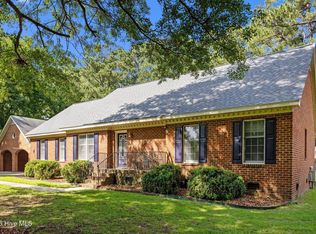 212 Evanswood Dr, Greenville, NC 27858