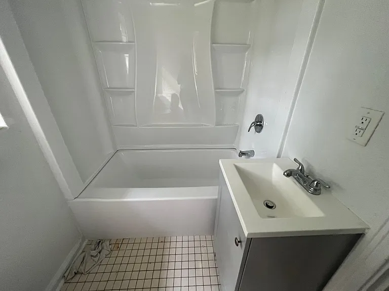 190 E Highland Dr — Photo 7