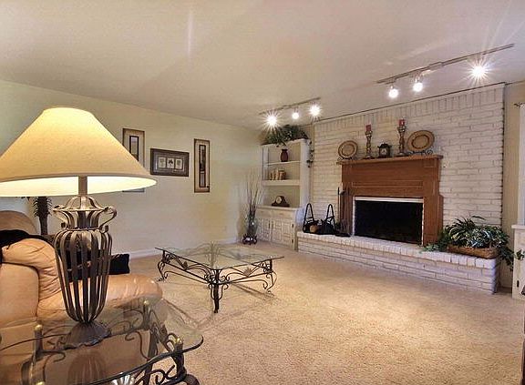 2nd image of 2328 Monticello Cir