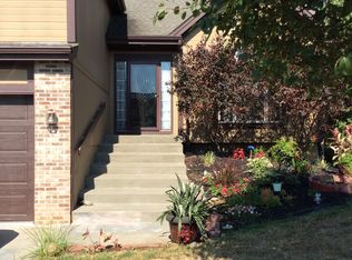9014 N Kansas Ct, Kansas City, MO 64156