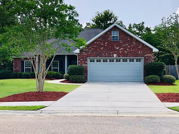 2nd image of 14261 Carriage Cir