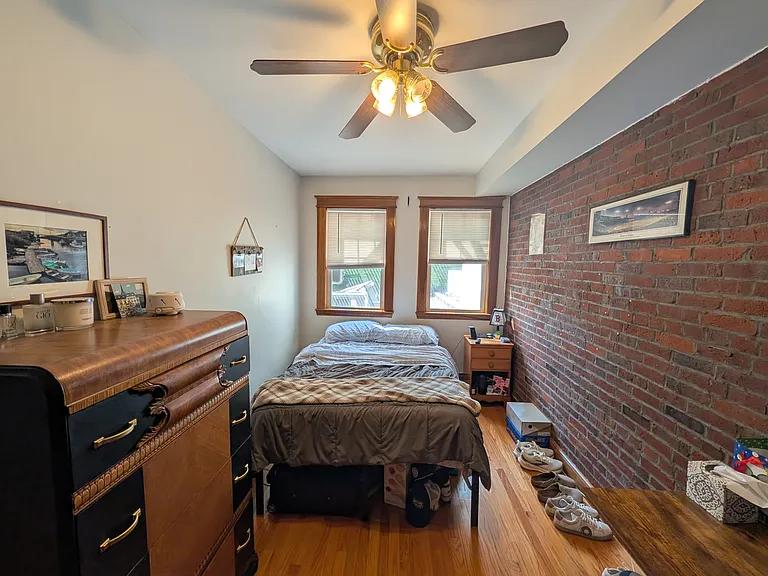 527 E 3rd St #2 — Photo 5
