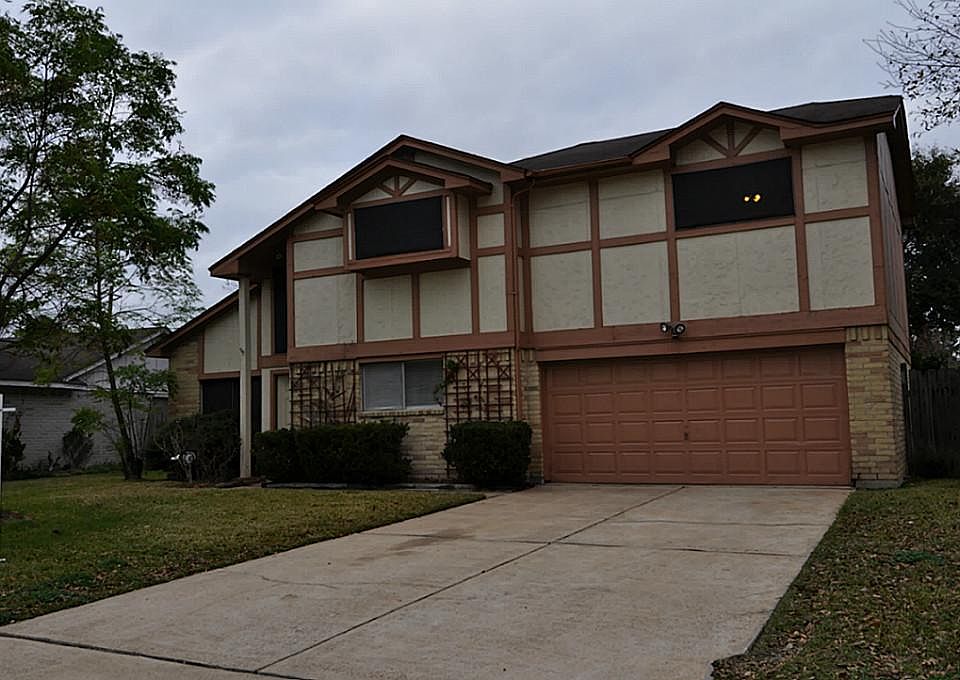 1st image of 443 Oakdale Dr