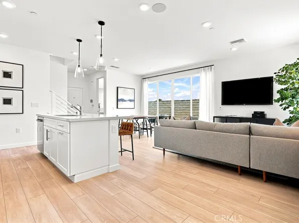 27235 Reed Ln, Valencia, CA 91381