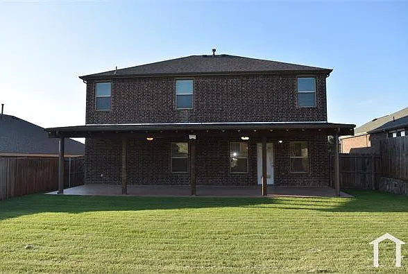 411 Paddock Ln — Photo 6