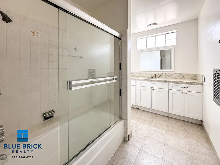 1517 S Sherbourne Dr #3 — Photo 8