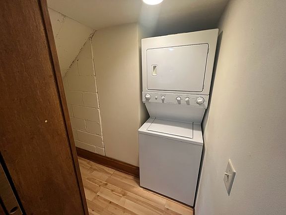 4th image of 609 E Gorham St #G102