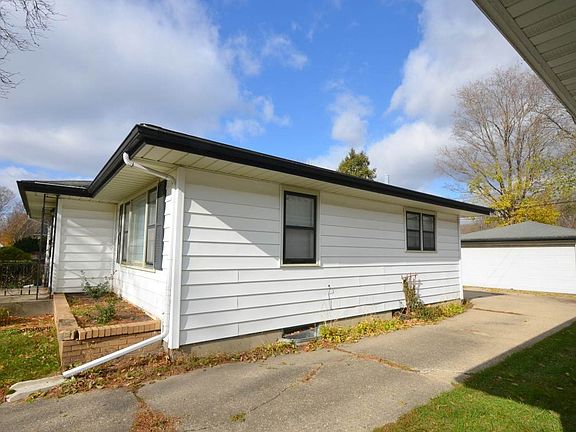 3rd image of 2307 Dresden Ave