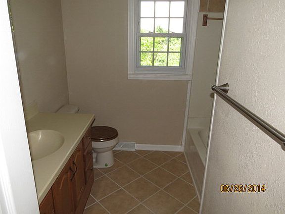 5th image of 2199 Lakewood Dr