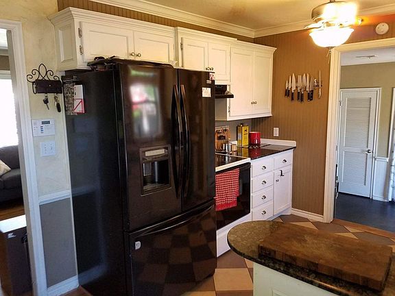 Kitchen comes with high end appliances