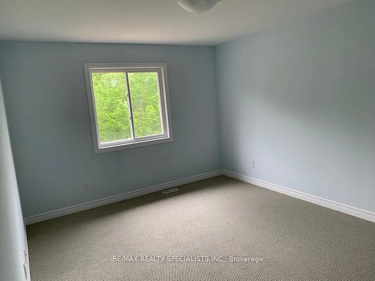 14 Damude Ave — Photo 8