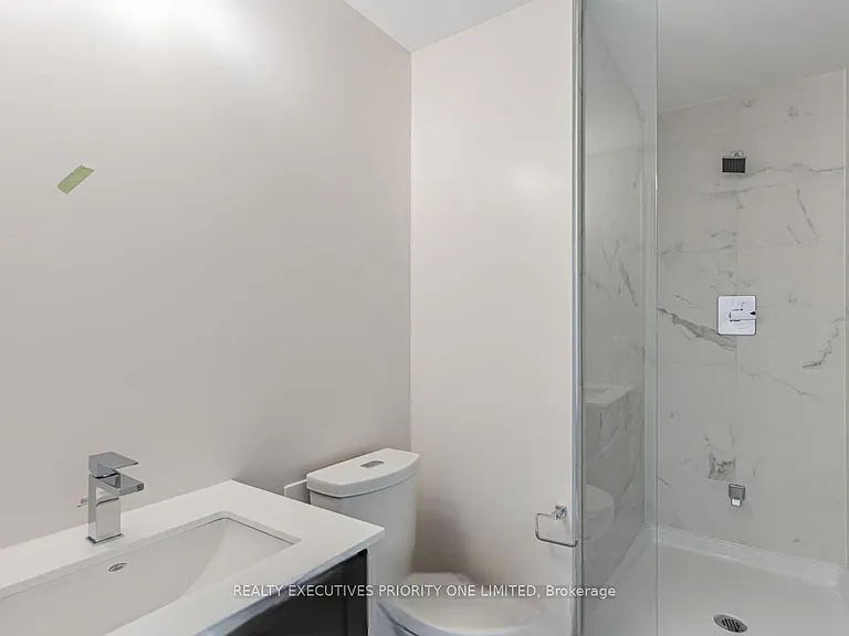 9075 Jane St #809 — Photo 9