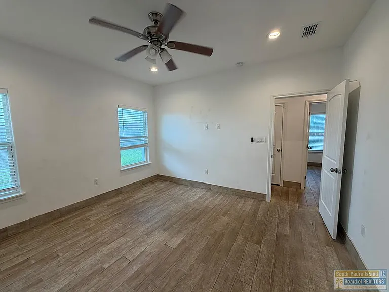 1009 Julia St — Photo 16