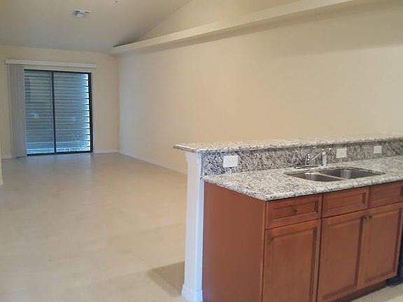 3rd image of 109 SE 23rd Pl