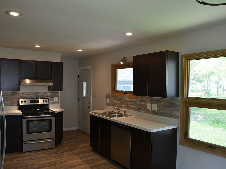 1st image of 1021 Harold Dr SE