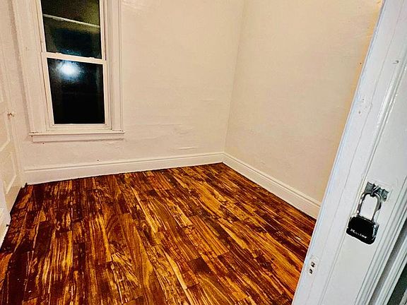 4th image of 254 Landon St
