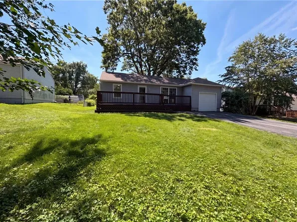 11615 W 68th St, Shawnee, KS 66203